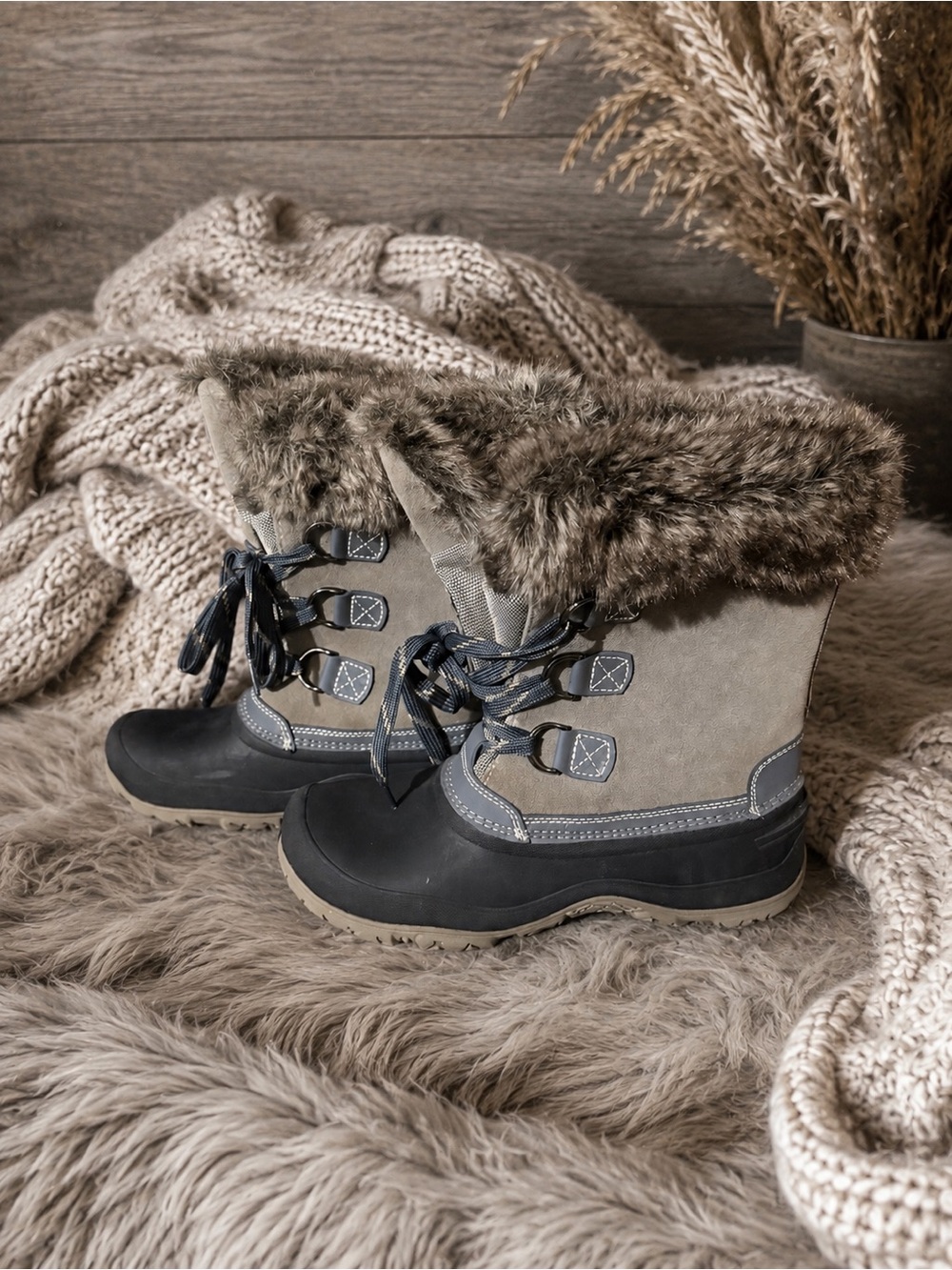 ❄️ Khombu Women’s Faux Fur Winter Boots – Size 9M ❄️